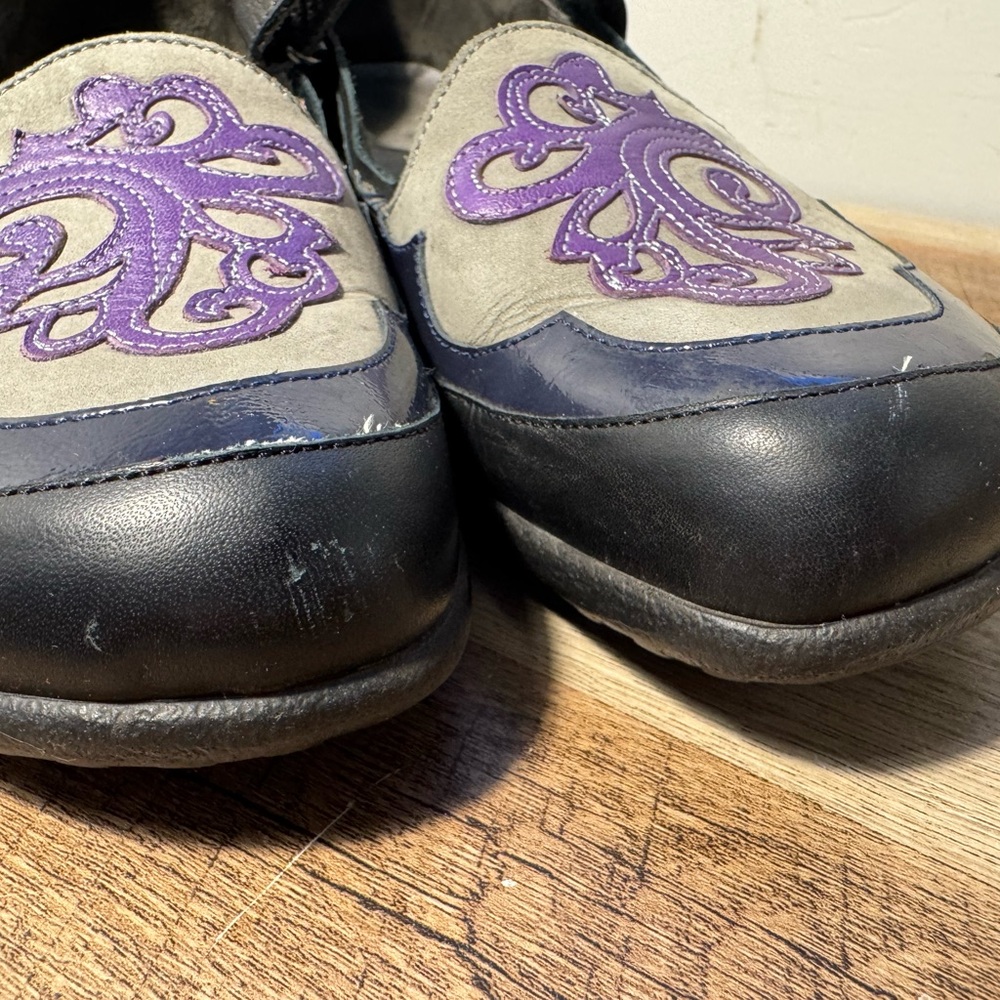Women’s Mary Jane Flats in Black, Gray & Purple - Picture 5 of 11